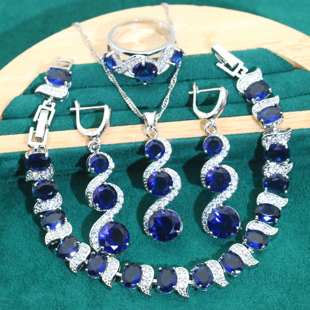 Retro Cross Crown Jewelry Set