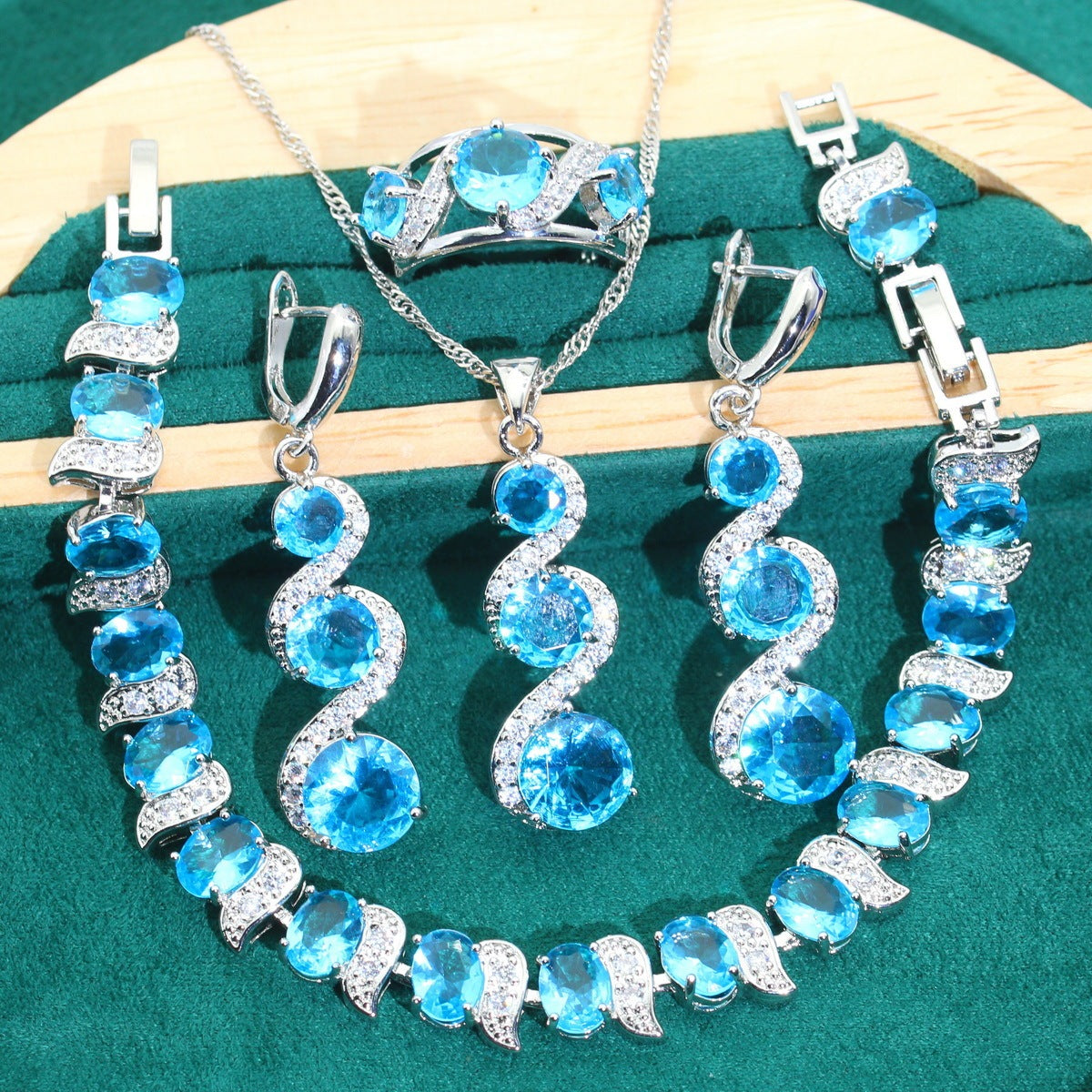 Retro Cross Crown Jewelry Set
