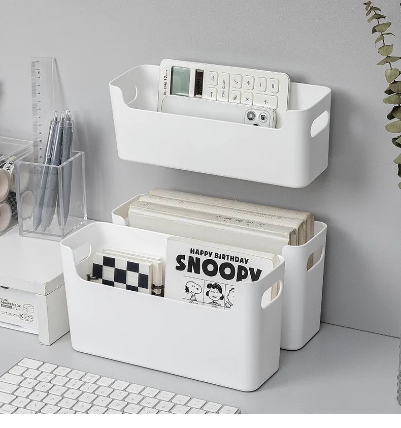 Kitchen cabinets are classified and organized into storage boxes for dishes