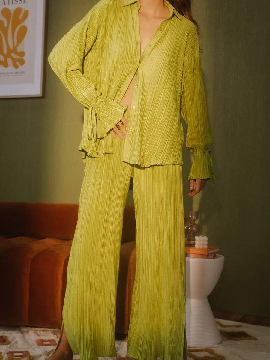 Women's Two-Piece Outfit - V-Neck Top & Wide Leg Pants