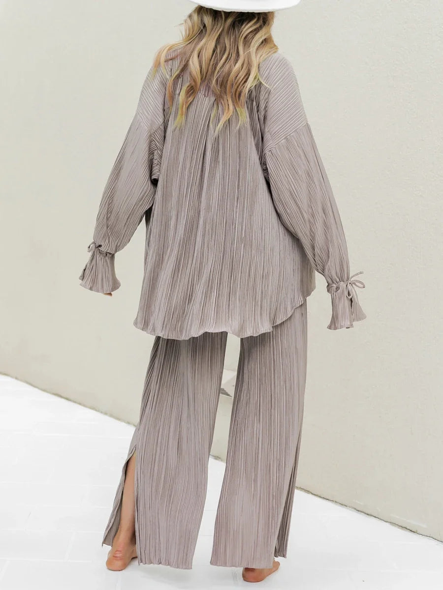 Women's Two-Piece Outfit - V-Neck Top & Wide Leg Pants