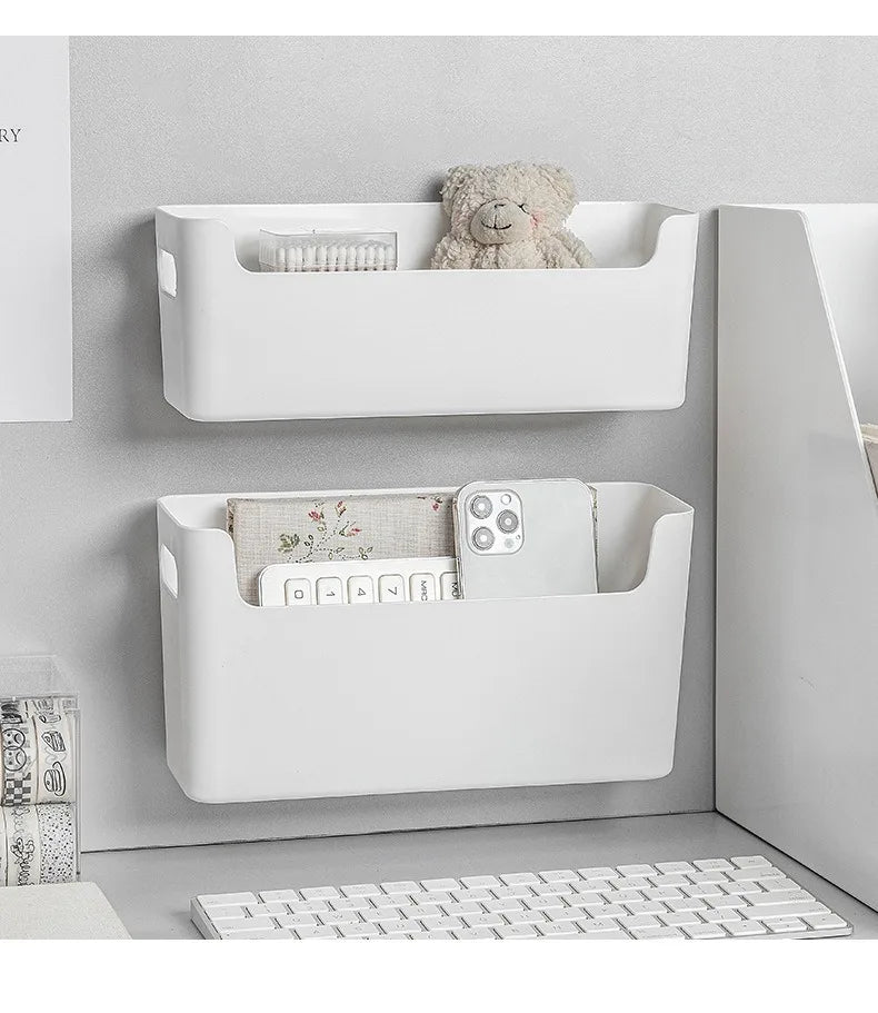 Kitchen cabinets are classified and organized into storage boxes for dishes
