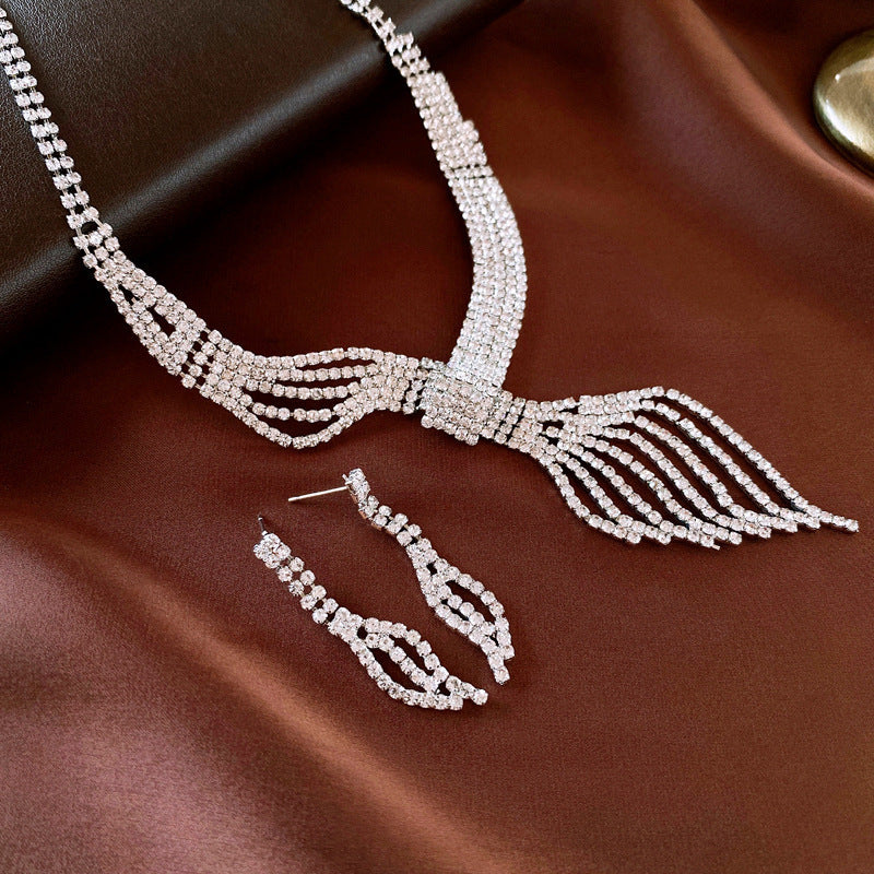 Diamond Treatment Clavicle Chain Jewelry Set