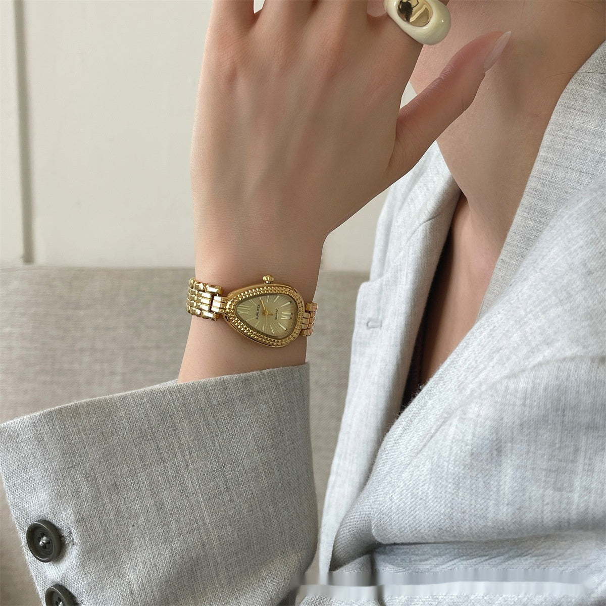 Fashion Alloy Women's Watch
