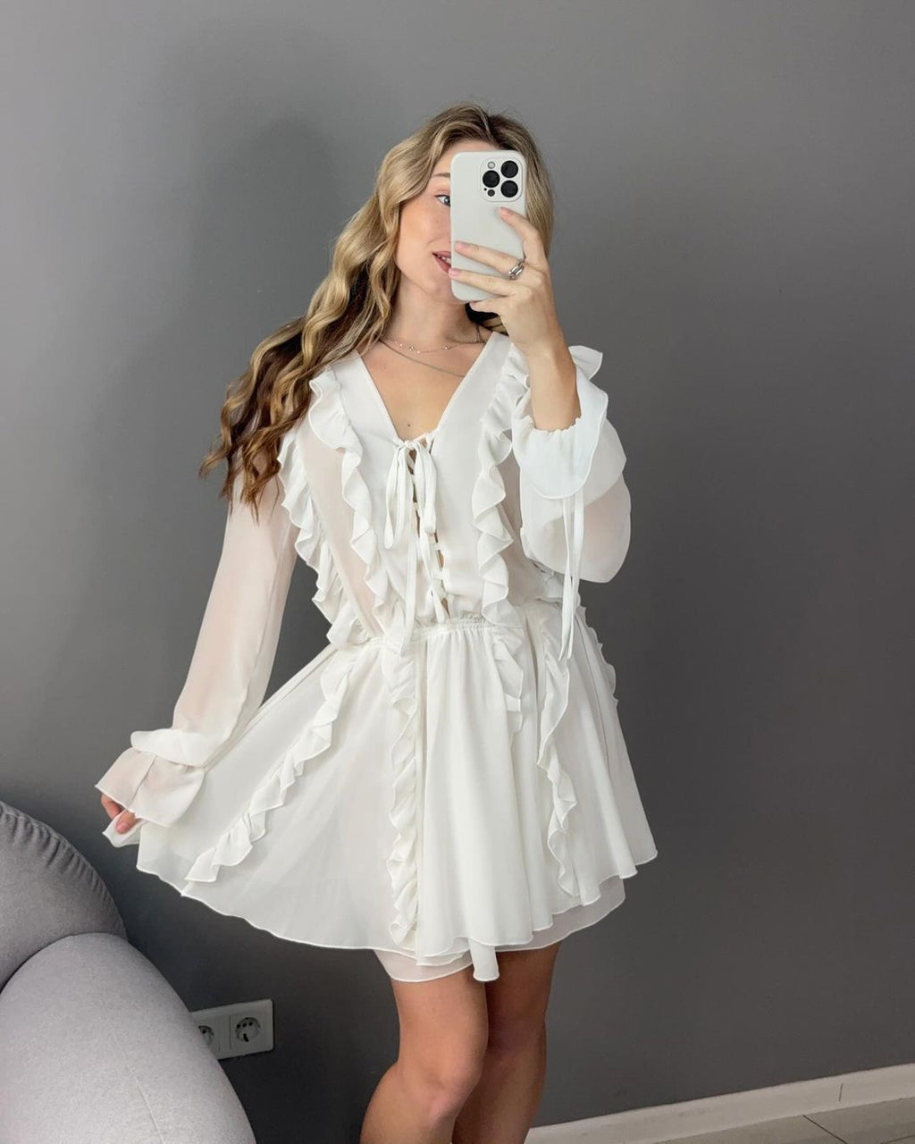 Elegant Chiffon V-neck Flounce Design Dress The Max Mall
