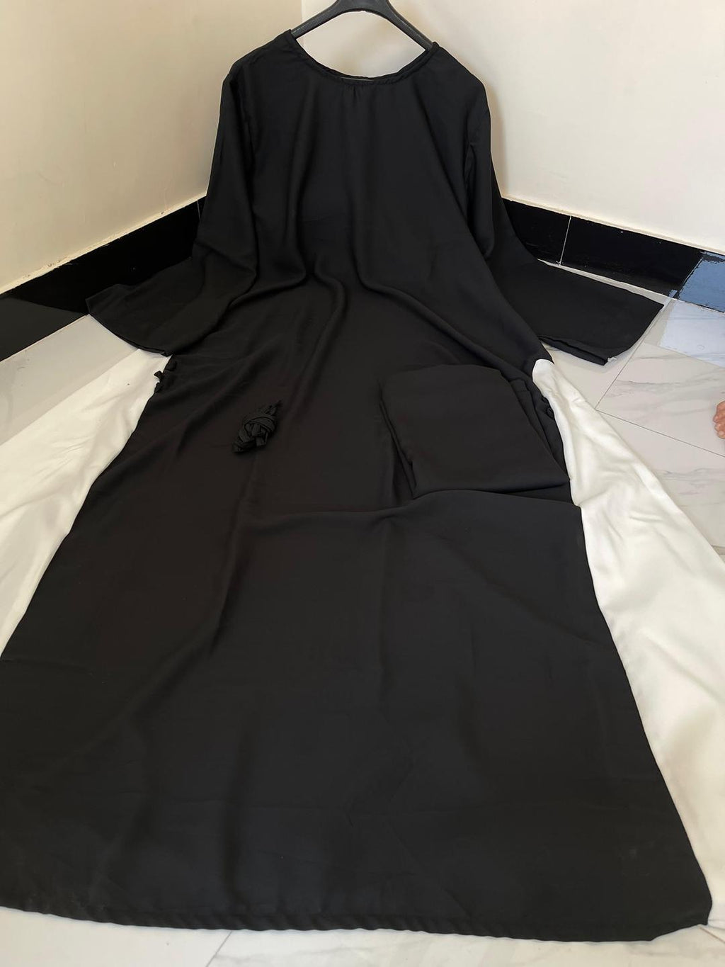 Black Georgette Classic Abaya with Stoller - Women's The Max Mall