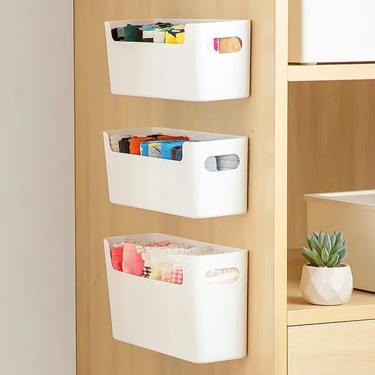 Kitchen cabinets are classified and organized into storage boxes for dishes