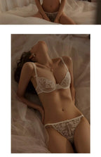 Seamless Push-Up Plunge Bra Set