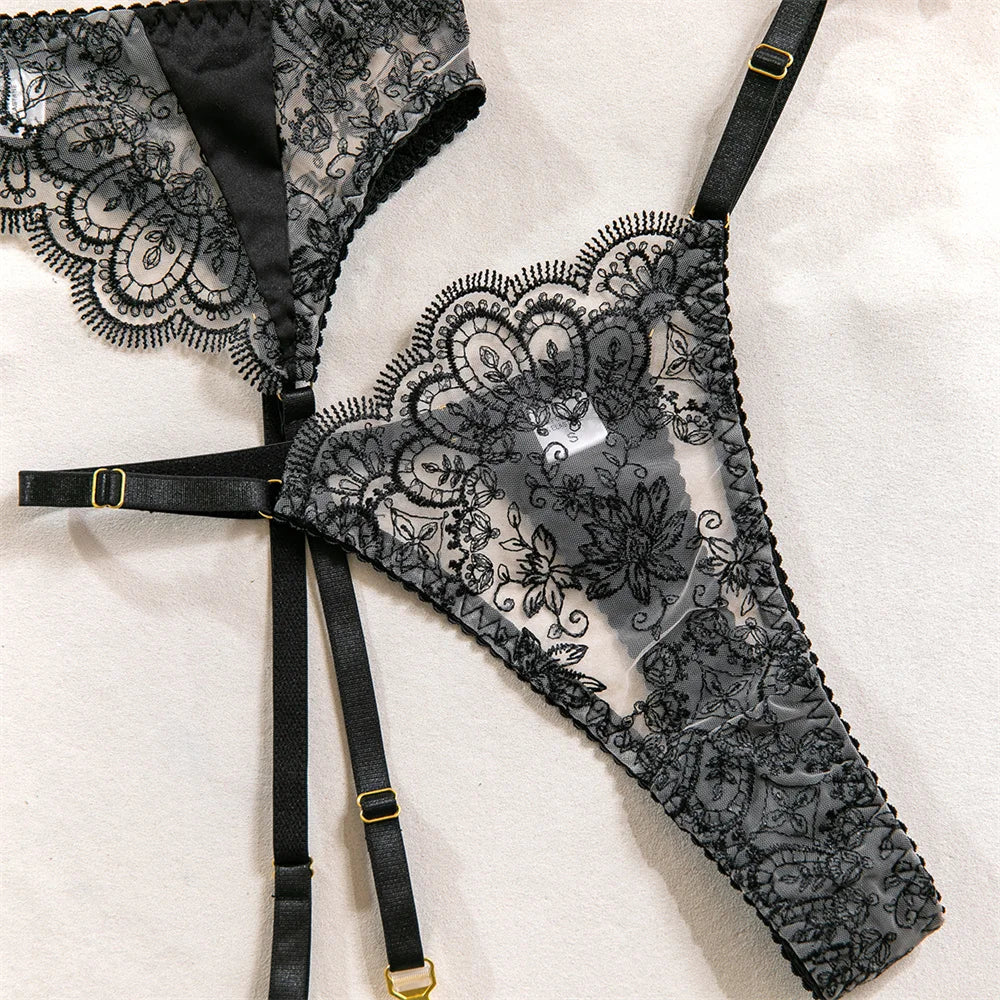 Krasapt Floral Embroidery Bustier Set