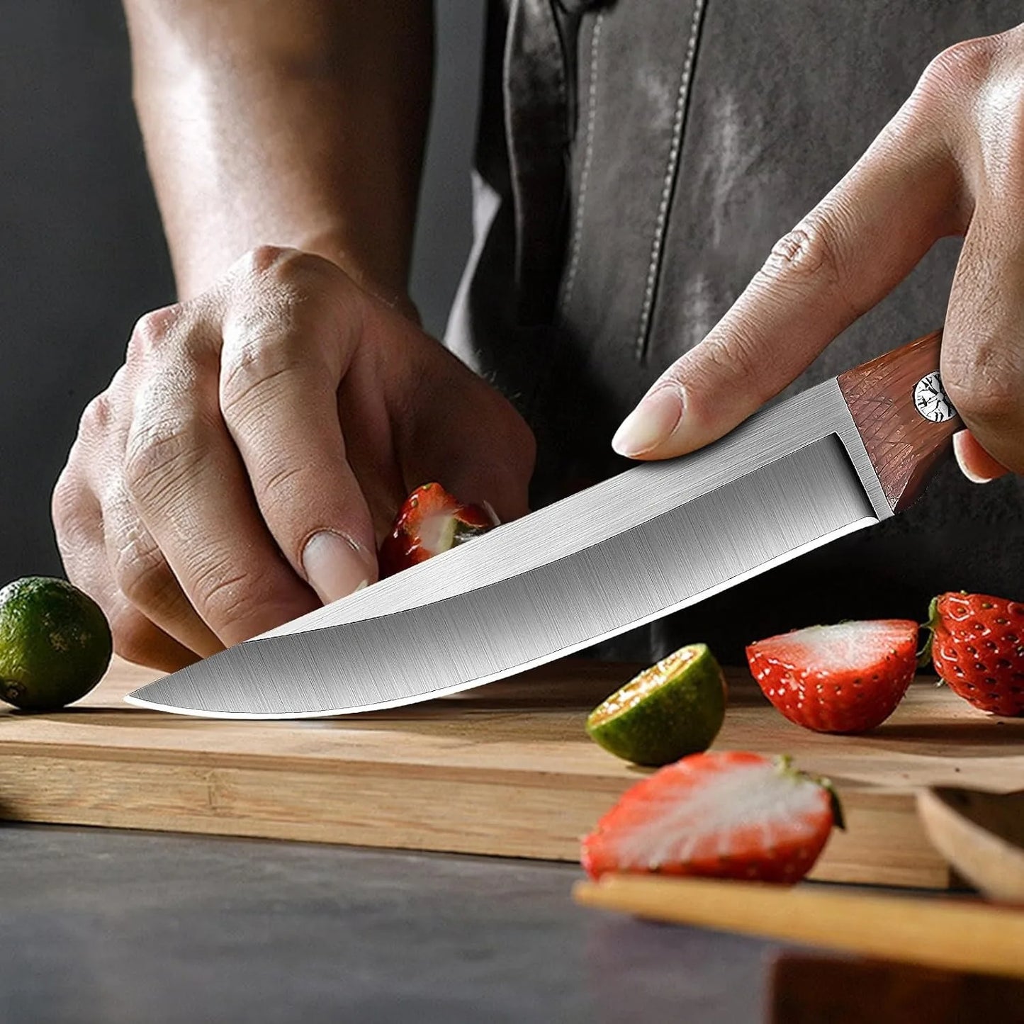 small kitchen knives used for fruits and vegetables