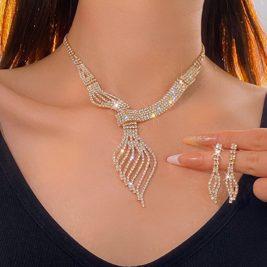 Diamond Treatment Clavicle Chain Jewelry Set